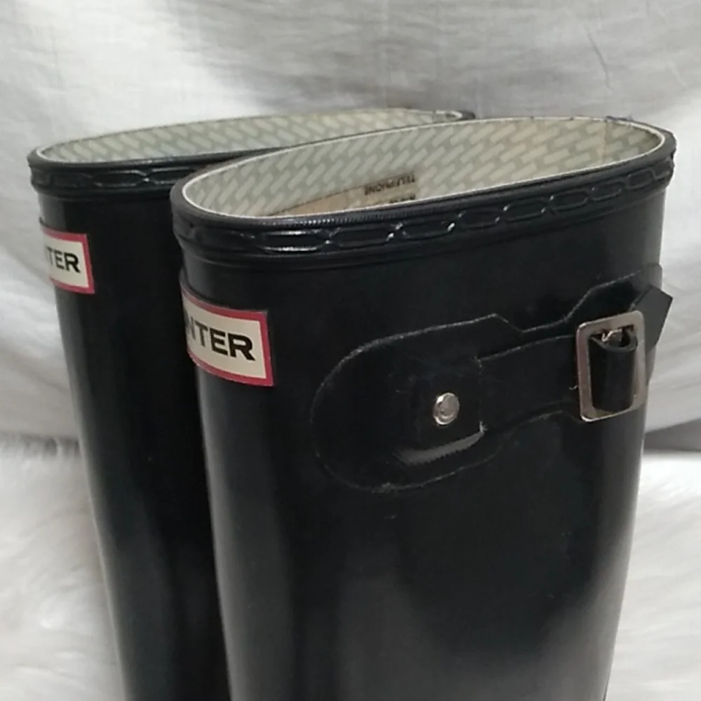 SALE! Hunter Boots Gently Worn Sz.5-6 (E-4) - Picture 6 of 16